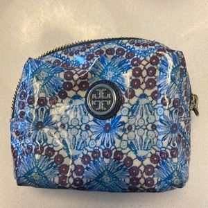 Tory burch pouch